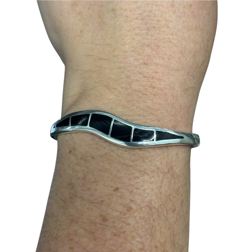 Vintage Mexico Sterling Silver Black Onyx Inlay Wave Bangle Bracelet